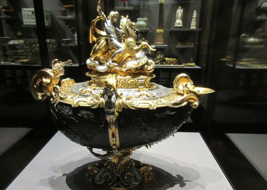 黄金博物館